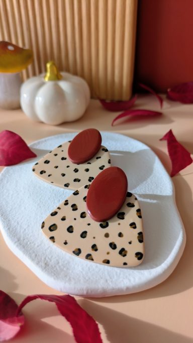 boucle-oreille-bordeuax-leopard